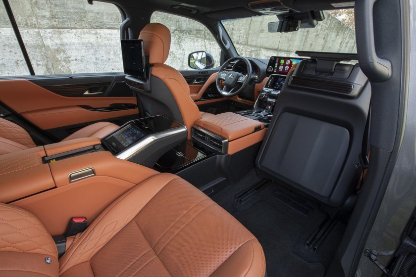 Новый Лексус ЛХ 600