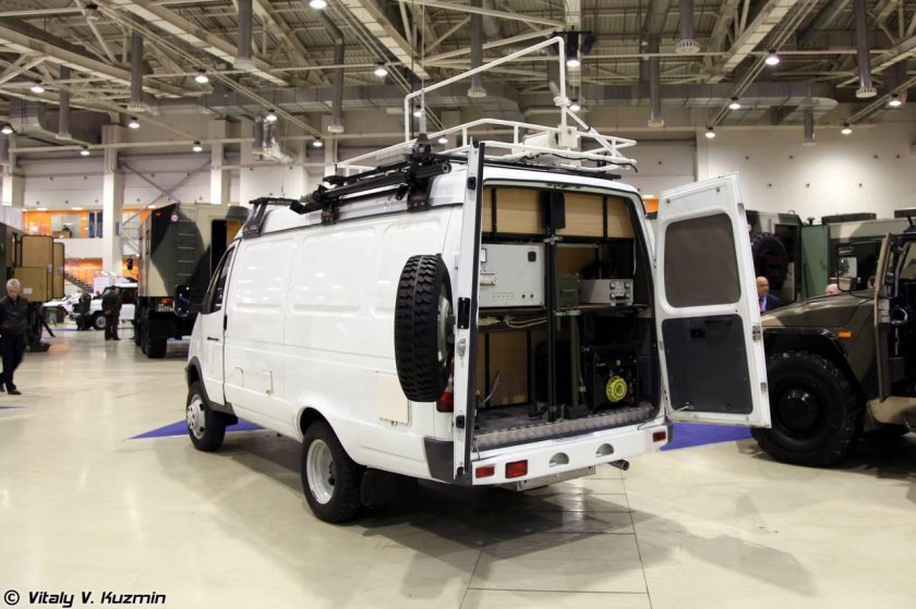 Командно штабная машина р-142 мна