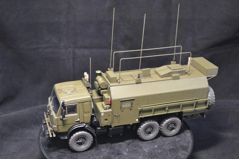 Командно-штабная машина