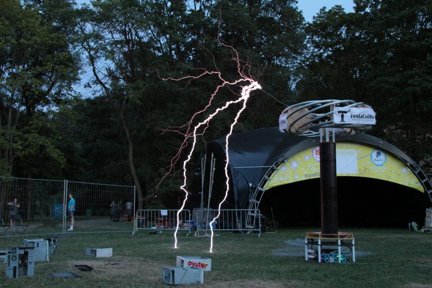 Большая катушка Тесла