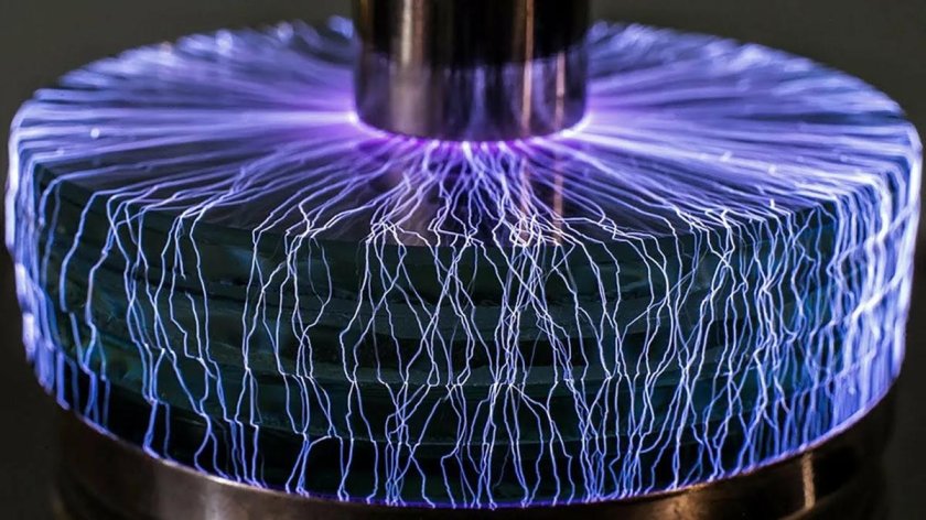 Катушка Тесла коронный разряд