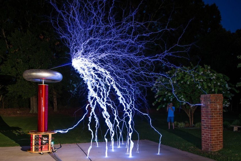 Никола Тесла катушка