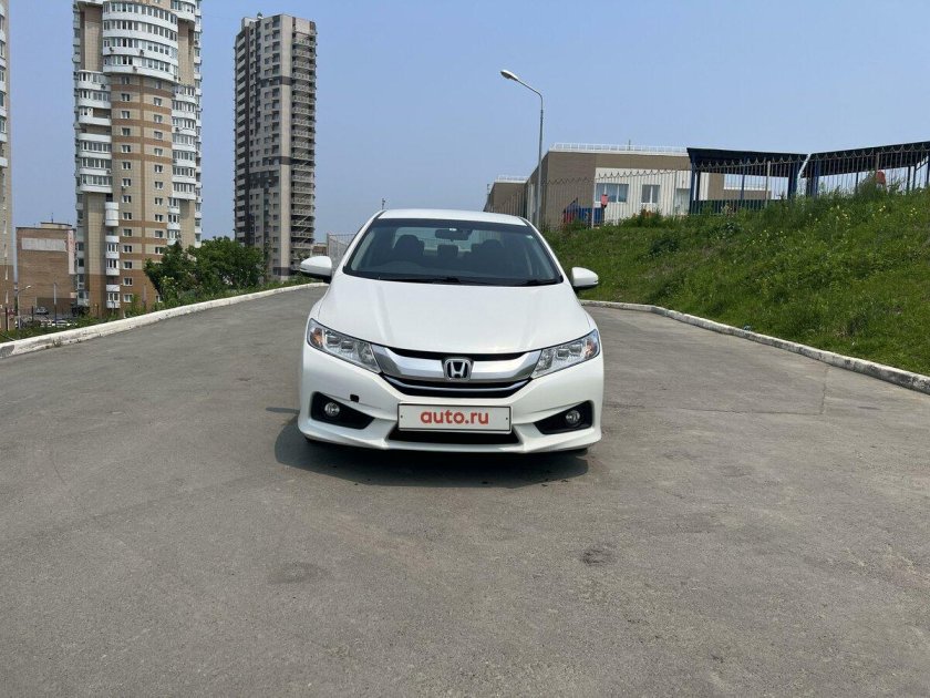 Honda Grace белая