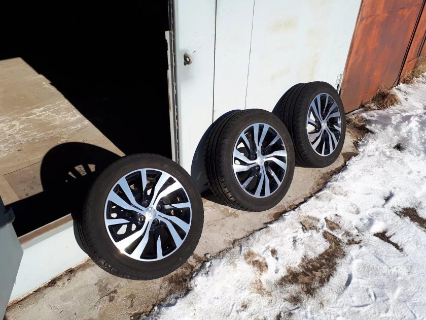 Лада Веста диски r16