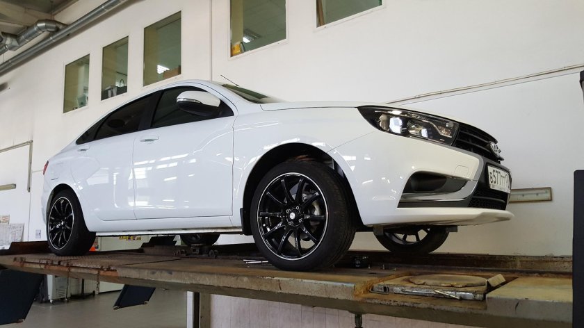 Литые диски Лада Веста 15