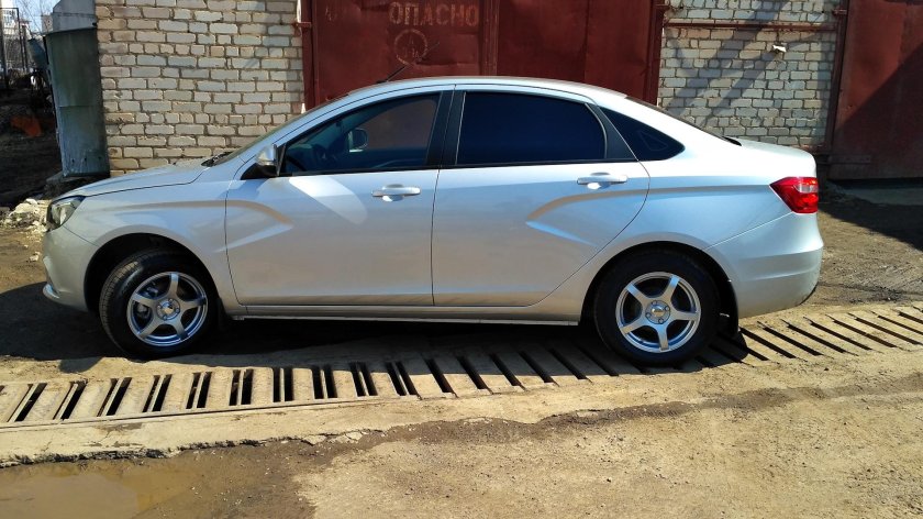 Лада Веста Alcasta m 32