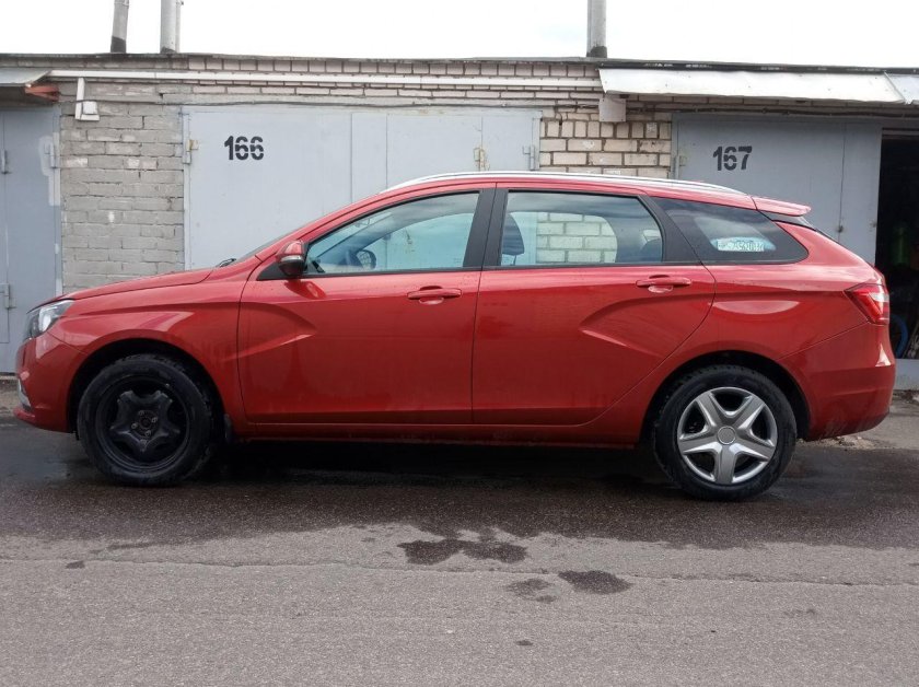 Лада Веста на штампах r16