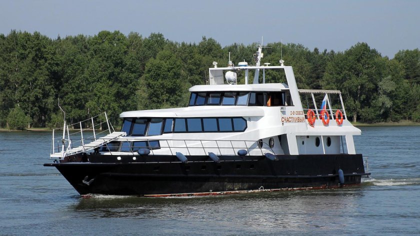 Теплоход Новосибирск