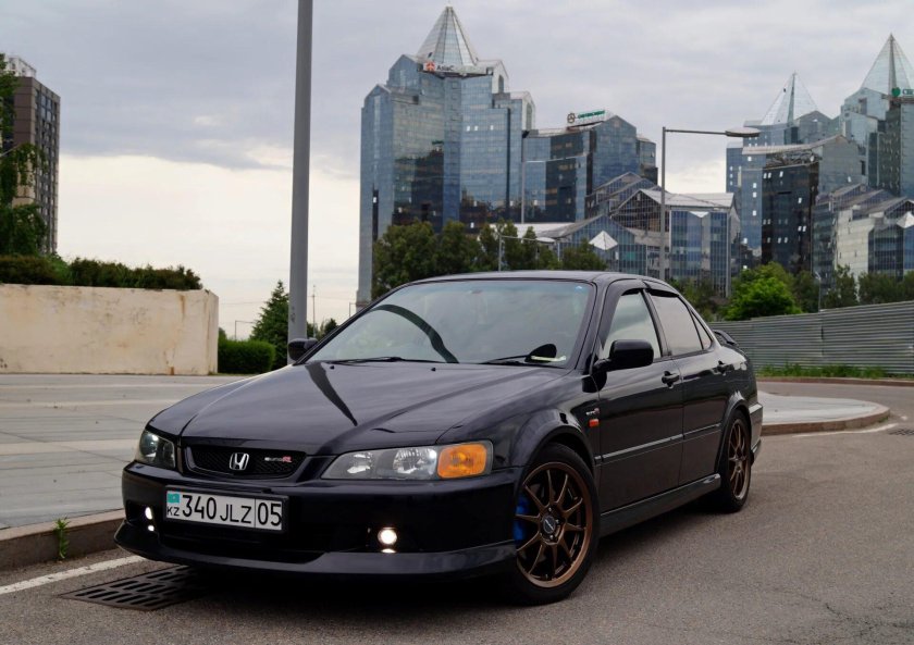 Хонда Аккорд 2002г
