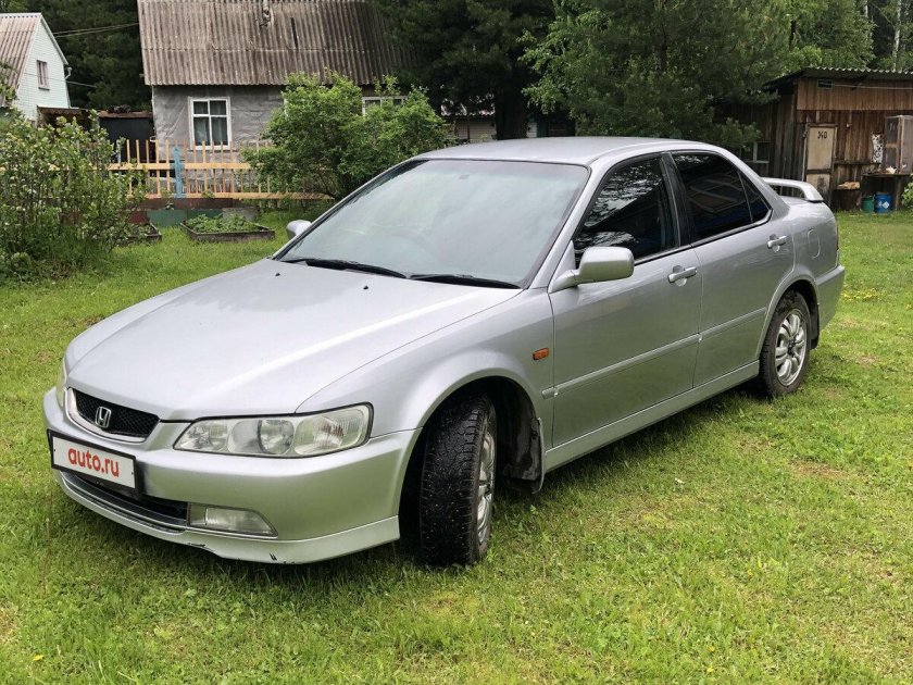 Honda Accord vi 2002