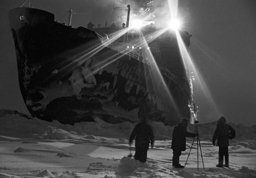 Корабль во льдах