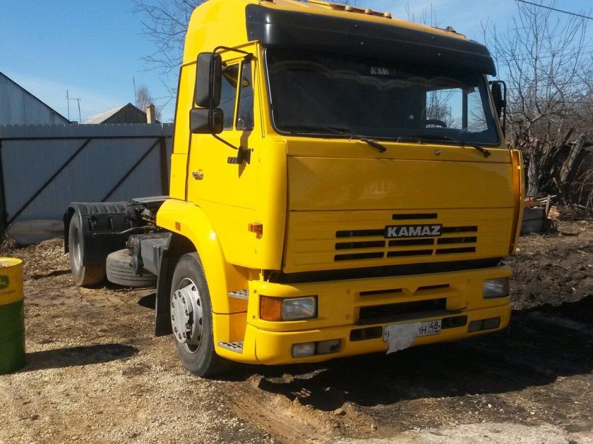 КАМАЗ 5460 желтый
