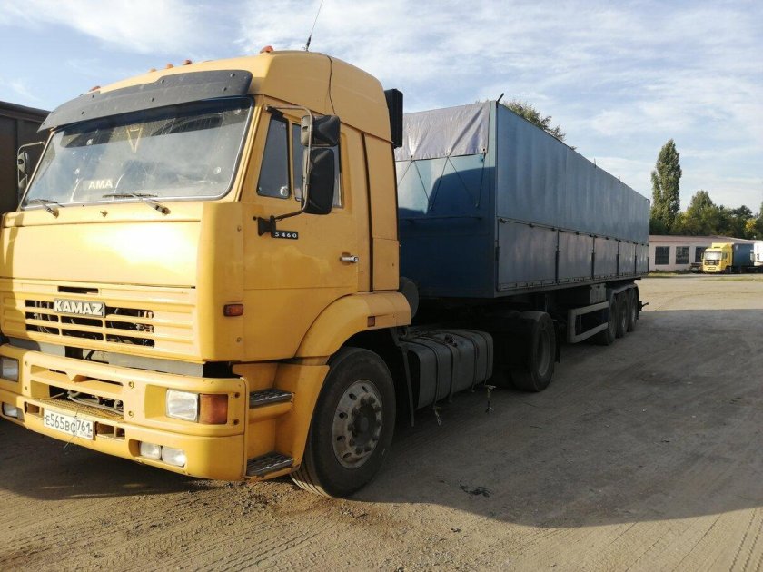 Грузовик КАМАЗ 5460