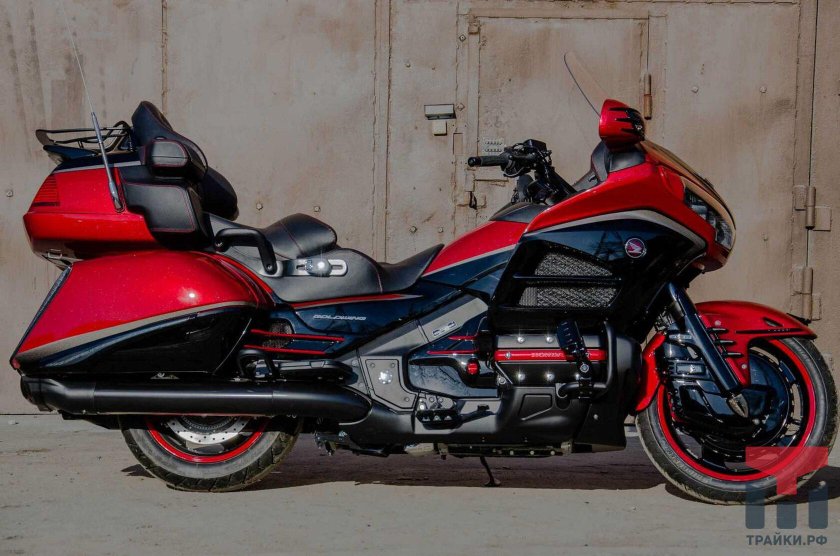 Ямаха Голд Винг 1800