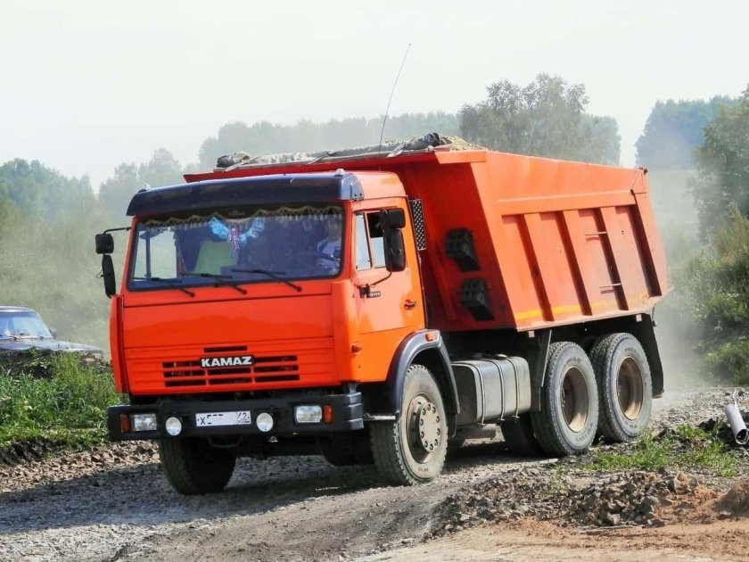 КАМАЗ самосвал 15