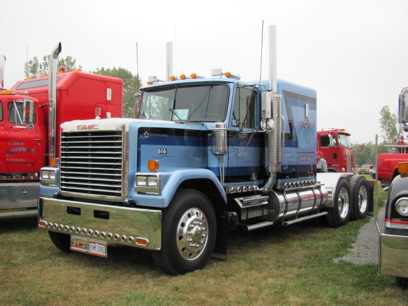 Грузовик GMC General