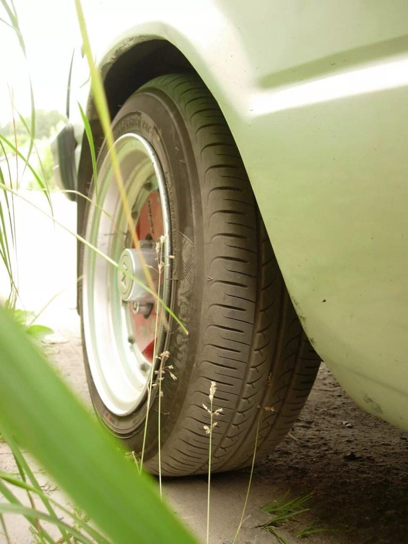 Широкая шина на узком диске