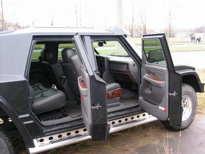 Бронированный автомобиль комбат т-98 салон