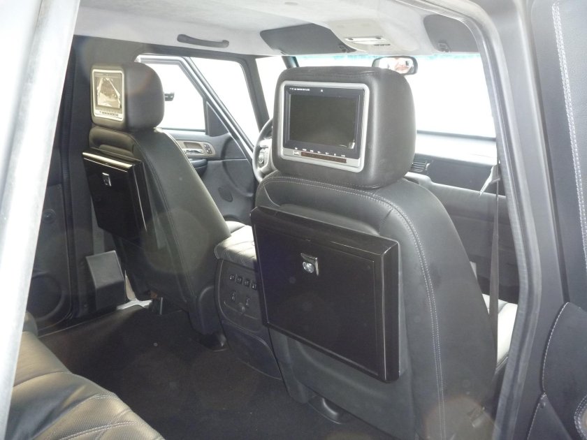 Бронированный автомобиль комбат т-98 салон