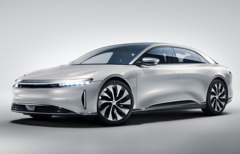 Американский электрокар Lucid сзади