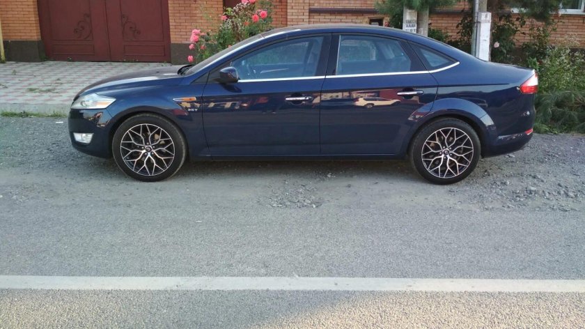 Диски р 18 на Форде голубом