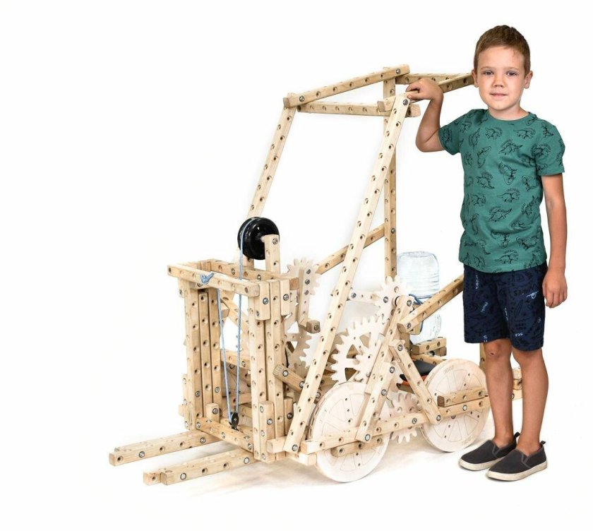 Масштабный деревянный конструктор