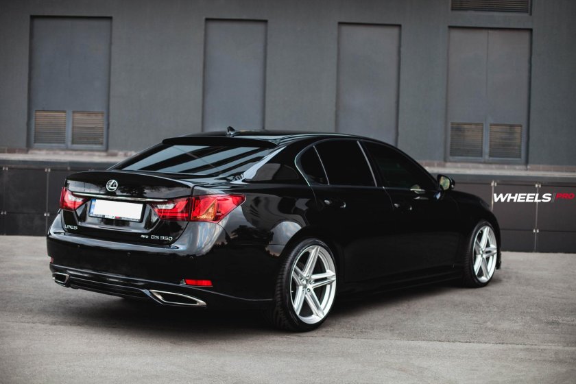 Lexus GS 350 r20