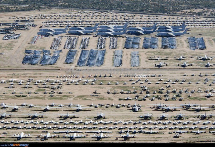 Кладбище самолетов Девис-Монтен