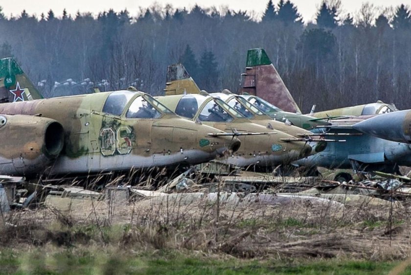 Су 25 на аэродроме