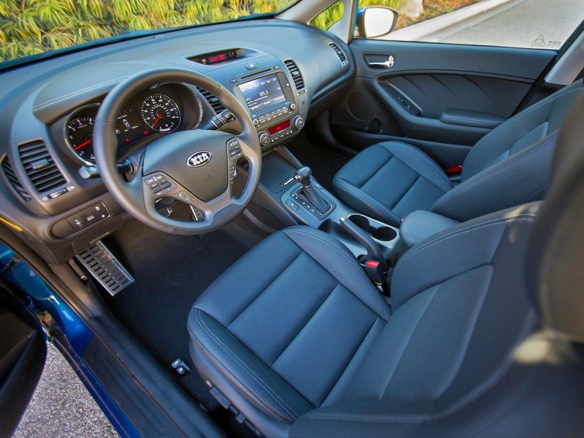 Kia Cerato 3 салон
