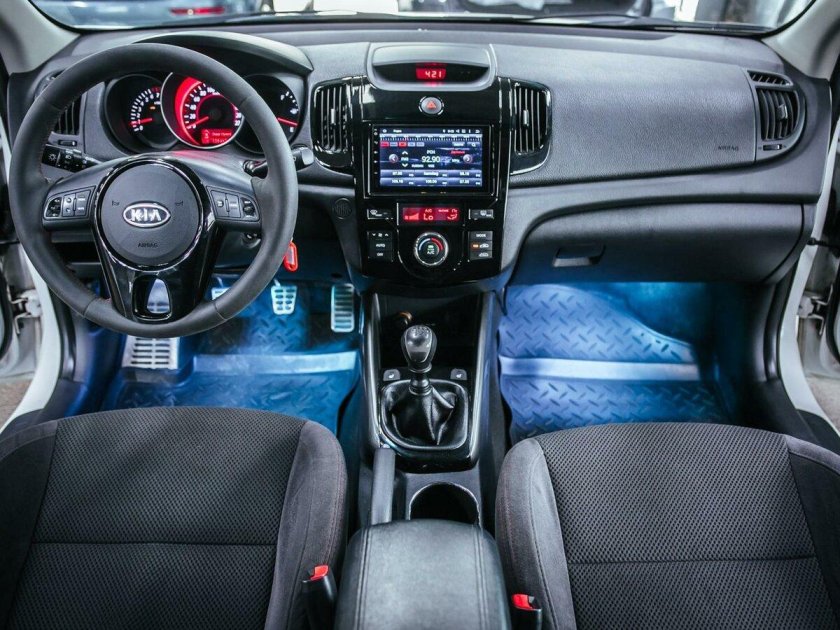 Cerato Koup 2012 салон