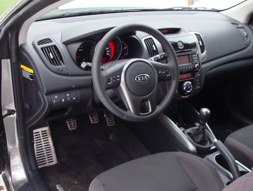 Kia Cerato Koup салон