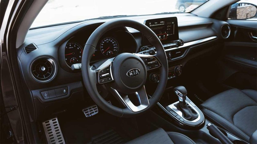 Киа Серато 2021 салон