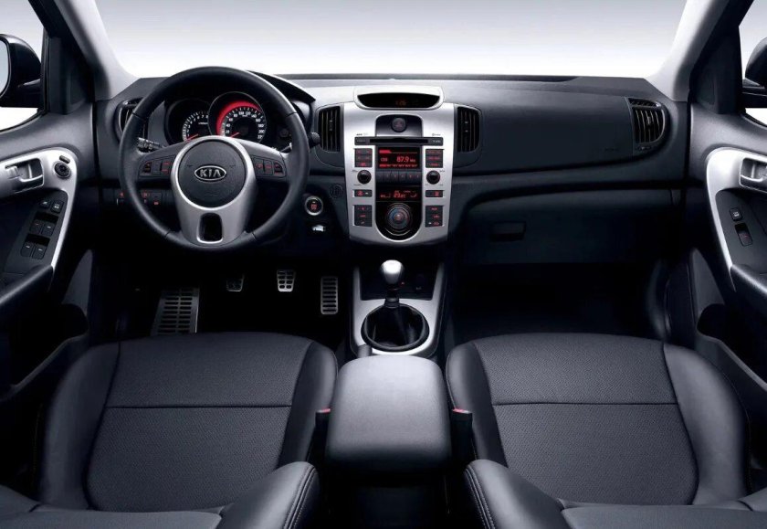 Киа Церато 2009 салон