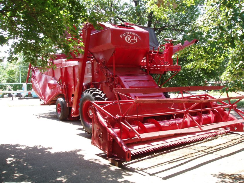 Комбайн Нива Колос ск4