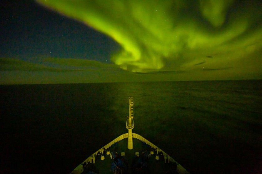 Атомный ледокол и Северное сияние