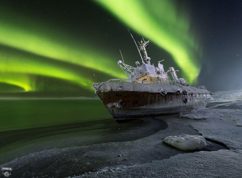 Кладбище кораблей Териберка Северное сияние