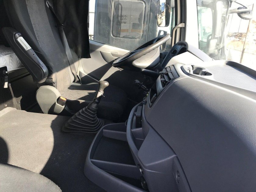 КАМАЗ 5490 салон кабины