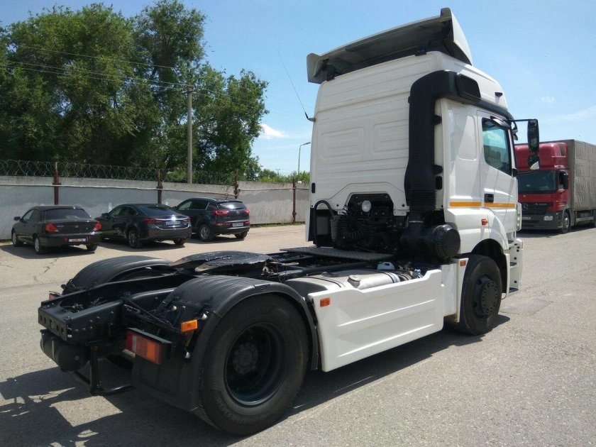 Седельный тягач КАМАЗ 5490