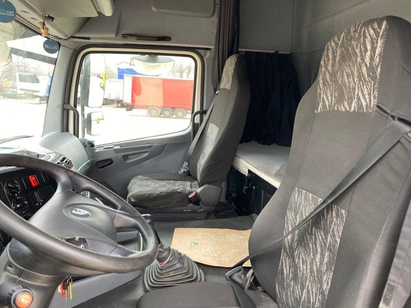 КАМАЗ 5490-s5 салон