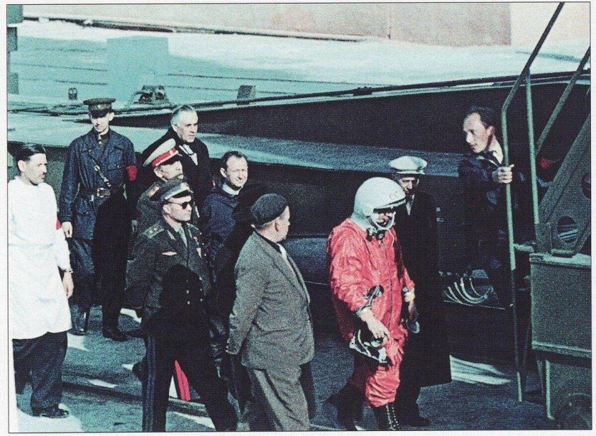 Гагарин 1961 перед стартом