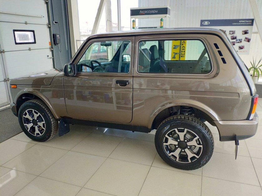 Нива Урбан коричневая