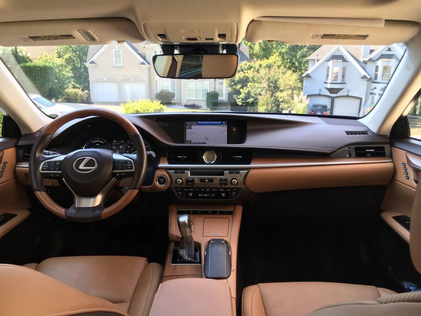 Lexus es300h салон