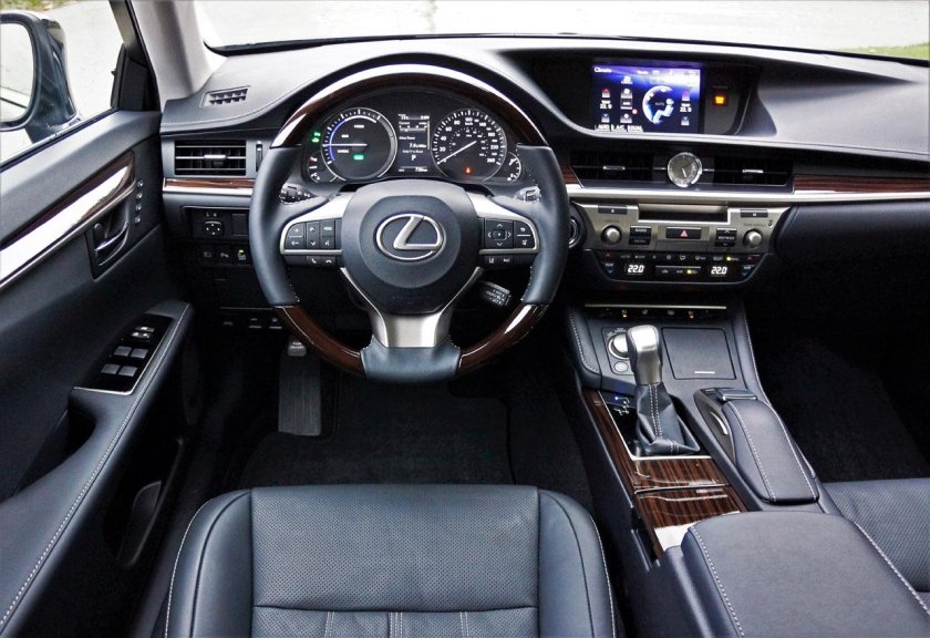 Lexus es300h салон