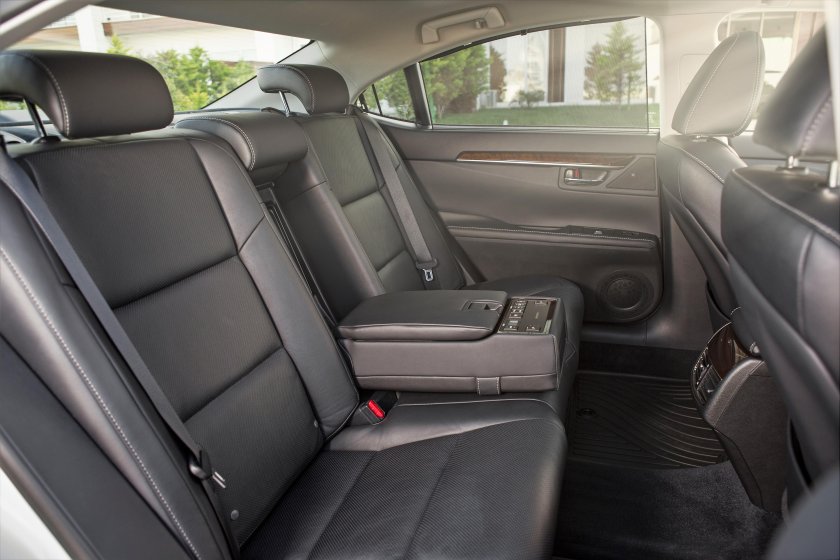 Lexus es 250 салон сзади