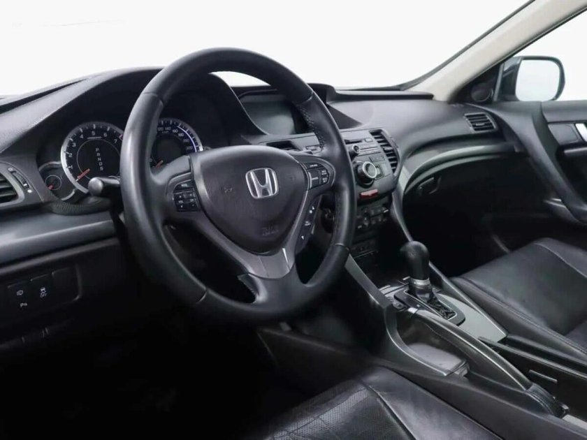 Хонда Аккорд 2011 салон