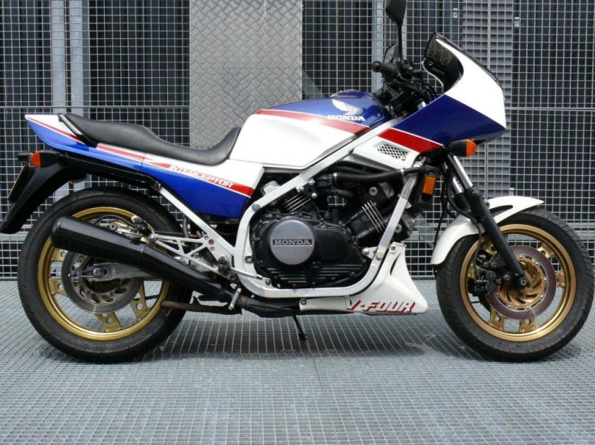 Honda vf750f