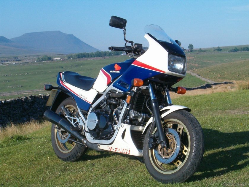 Honda vf750f 1986