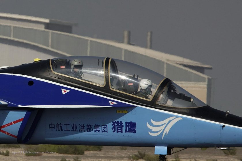 Hongdu l-15 и як-130