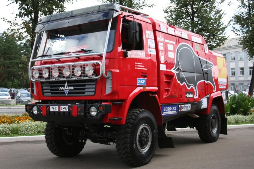 Капотный МАЗ для Дакар